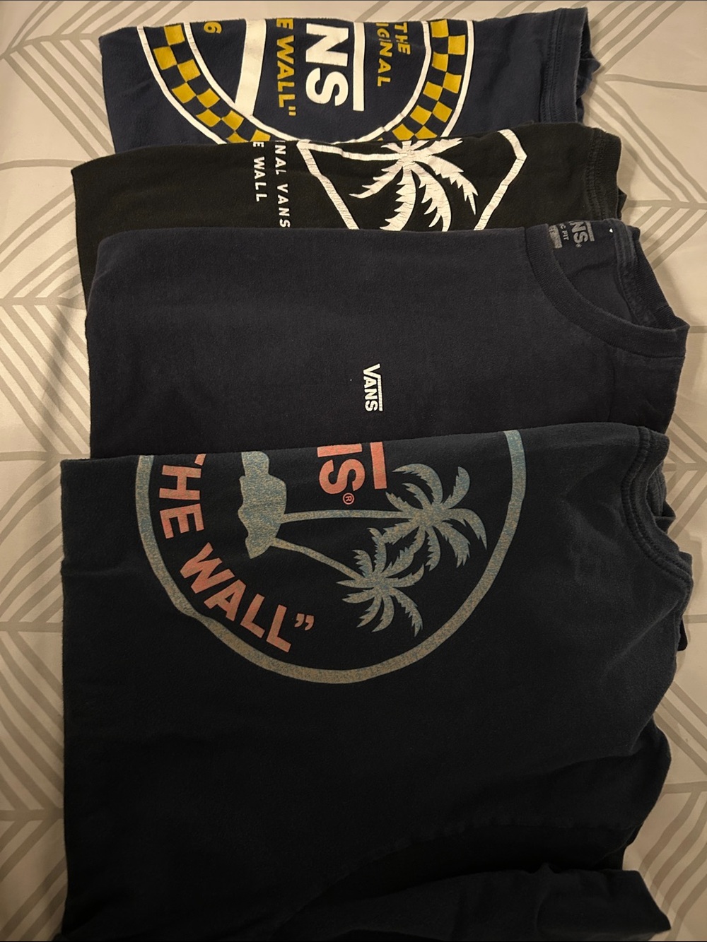 4 x VANS Men’s XL tshirt bundle